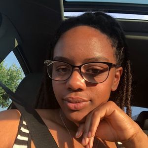 Meet your Posher, Mia